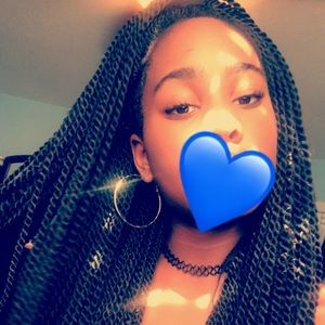 Meet your Posher, Leslie